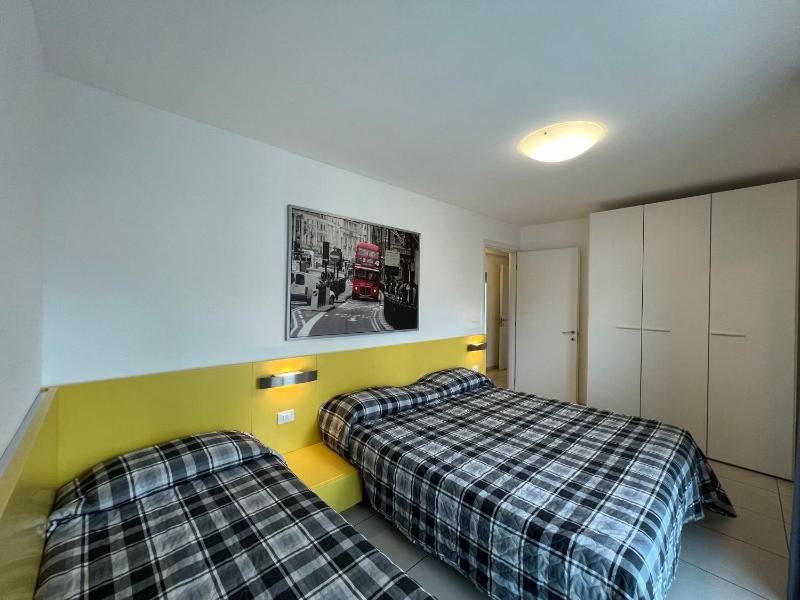 Modern flat with balcony by the beach - image 21