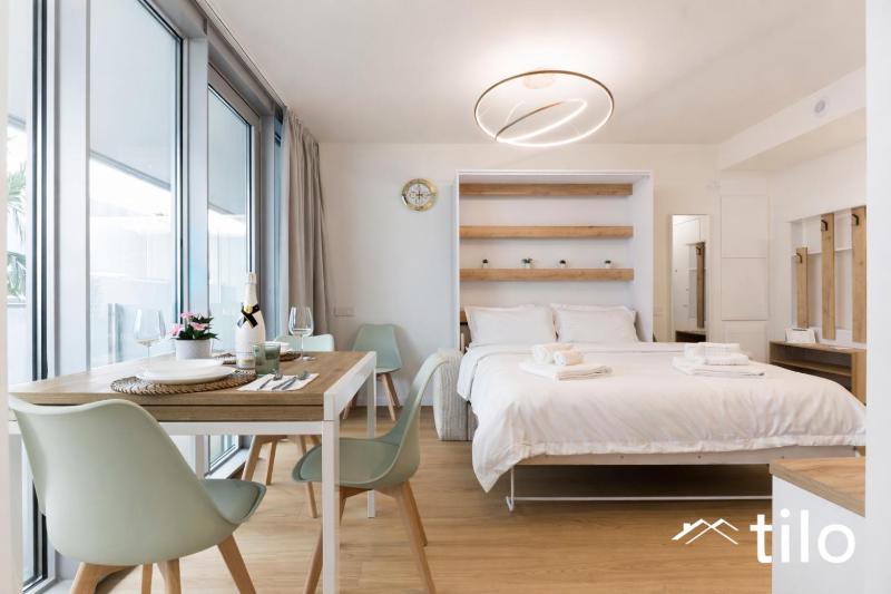 Waterfront Lux| Studio|A/C|Parking|GYM|Wifi By Tilo - image 7
