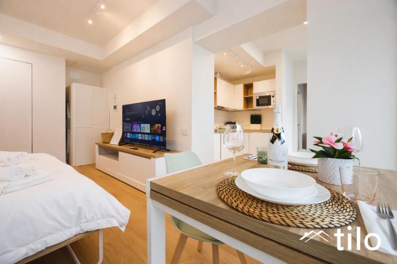 Waterfront Lux| Studio|A/C|Parking|GYM|Wifi By Tilo - image 38