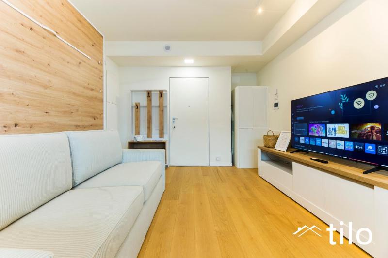 Waterfront Lux| Studio|A/C|Parking|GYM|Wifi By Tilo - image 3