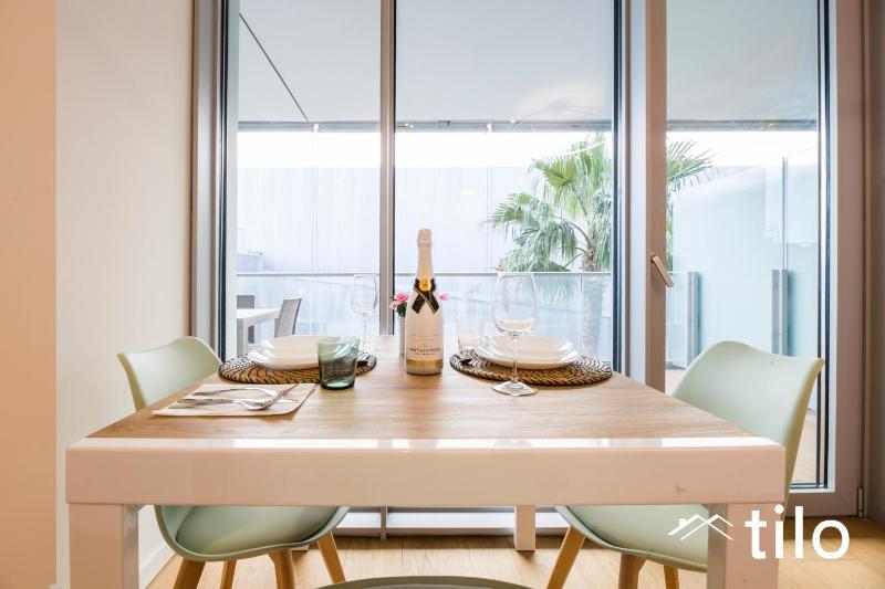 Waterfront Lux| Studio|A/C|Parking|GYM|Wifi By Tilo - image 10