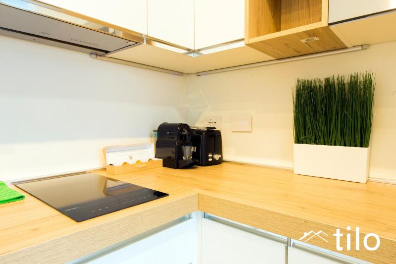 Waterfront Lux| Studio|A/C|Parking|GYM|Wifi By Tilo - image 13