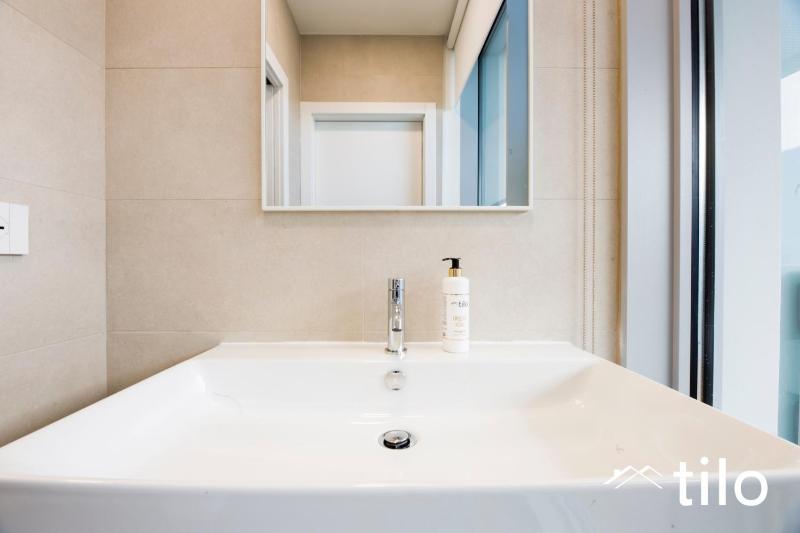 Waterfront Lux| Studio|A/C|Parking|GYM|Wifi By Tilo - image 31