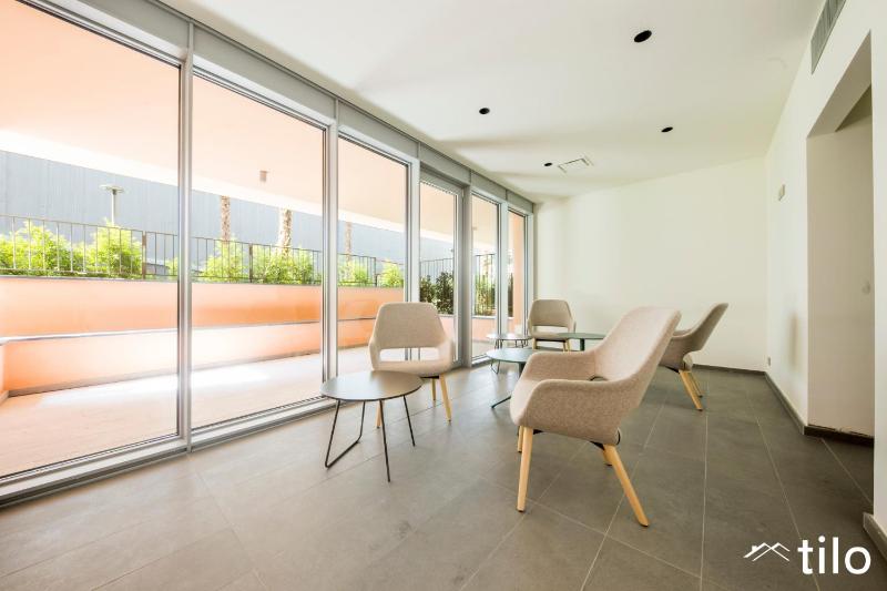 Waterfront Lux| Studio|A/C|Parking|GYM|Wifi By Tilo - image 23