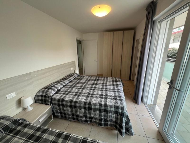 Seaside flat with spacious balcony - image 16