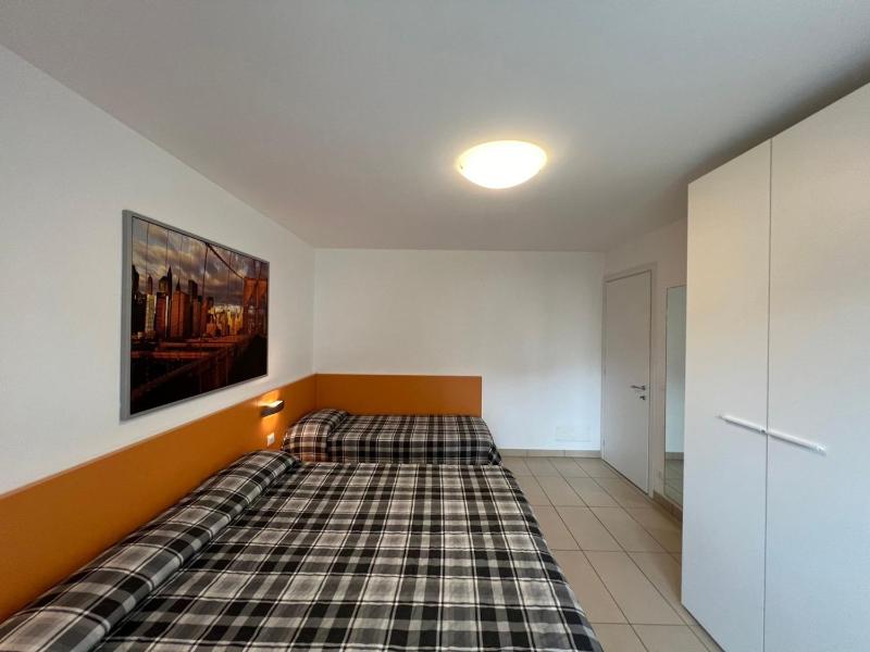 Coastal flat with spacious balcony - image 18
