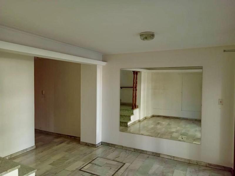 Dpto con cochera - Barrio La Perla - image 13