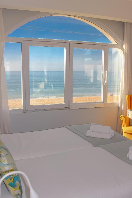 Golden Beach Guest House & Rooftop Bar - image 12