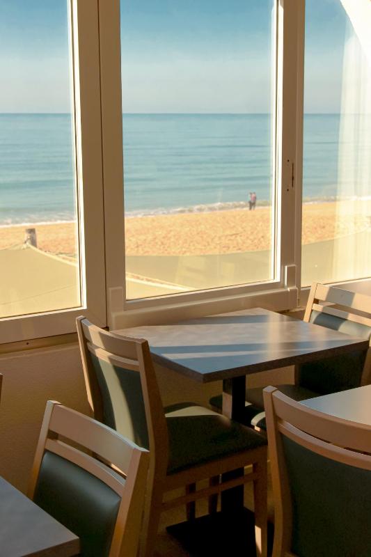 Golden Beach Guest House & Rooftop Bar - image 40