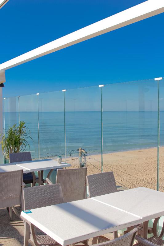 Golden Beach Guest House & Rooftop Bar - image 48