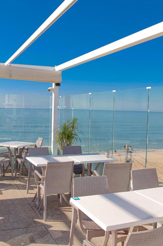 Golden Beach Guest House & Rooftop Bar - image 37