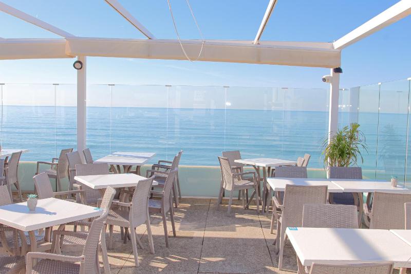 Golden Beach Guest House & Rooftop Bar - image 27
