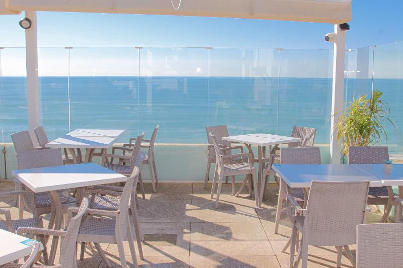 Golden Beach Guest House & Rooftop Bar - image 18