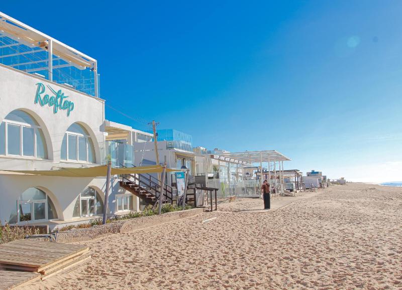 Golden Beach Guest House & Rooftop Bar - image 45