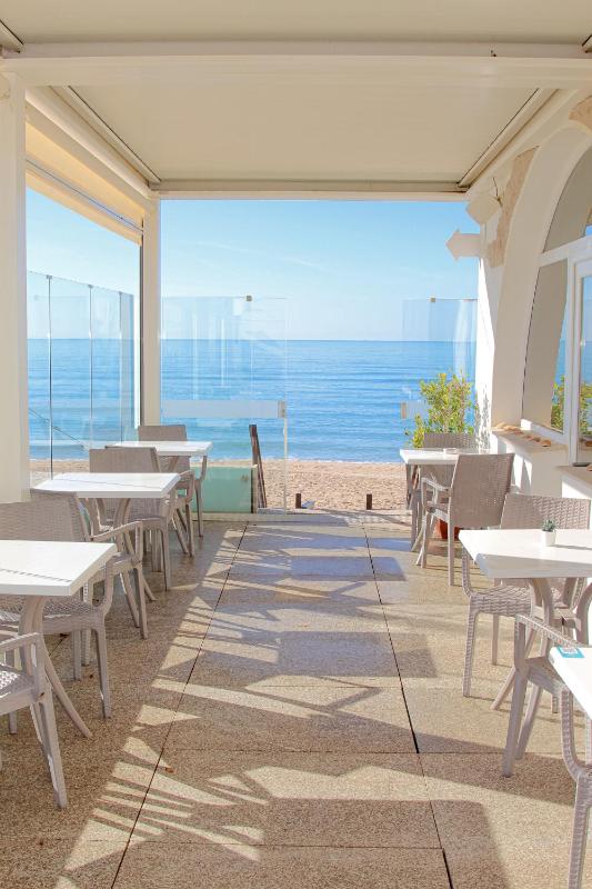 Golden Beach Guest House & Rooftop Bar - image 28