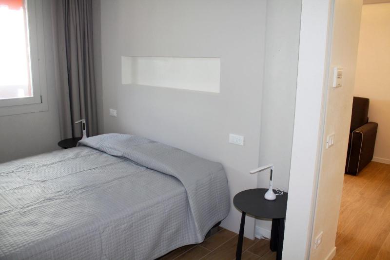 Cozy flat with sea view balcony - image 18