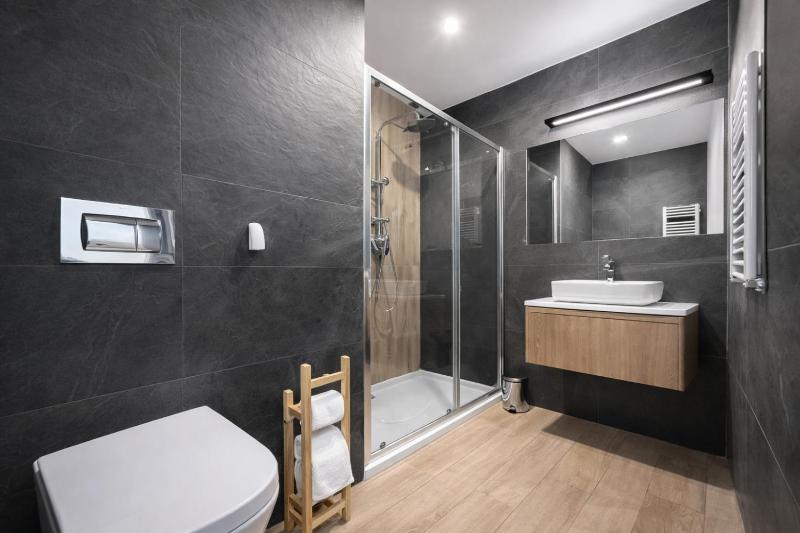 Nice Studio by the River Walonska 15 SPA - GYM - SAUNA - JACUZZI - image 12