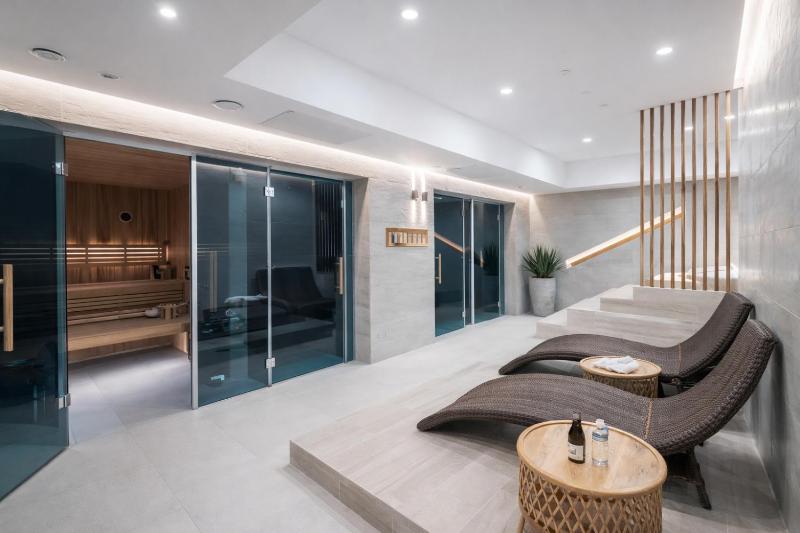 Nice Studio by the River Walonska 15 SPA - GYM - SAUNA - JACUZZI - image 10