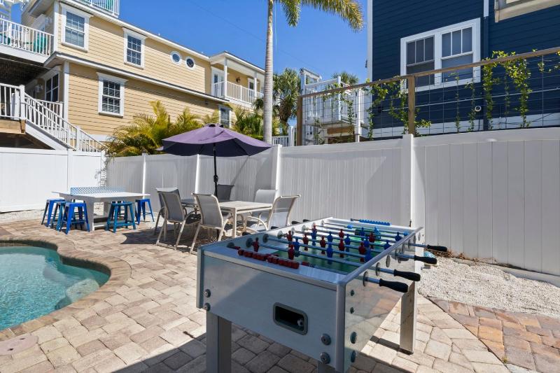 Turtle Tracks - 1 Block to Beach! Pool by Anna Maria Life Vacation Rentals - image 7