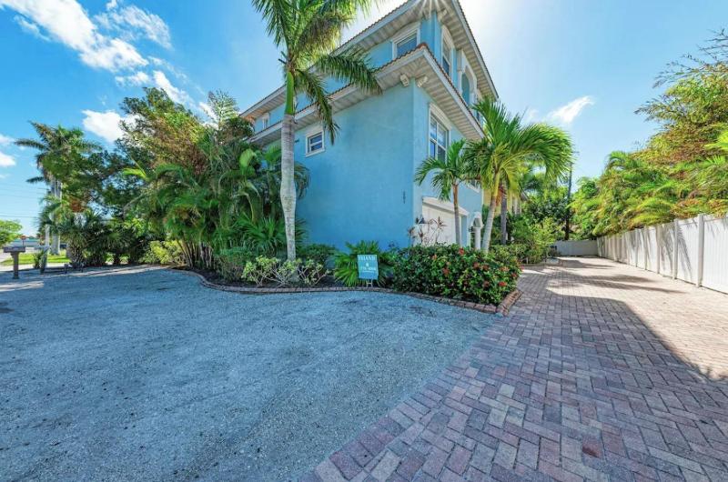 Flip Flop Inn - Dog Friendly Pool 1 Block to Beach - image 14