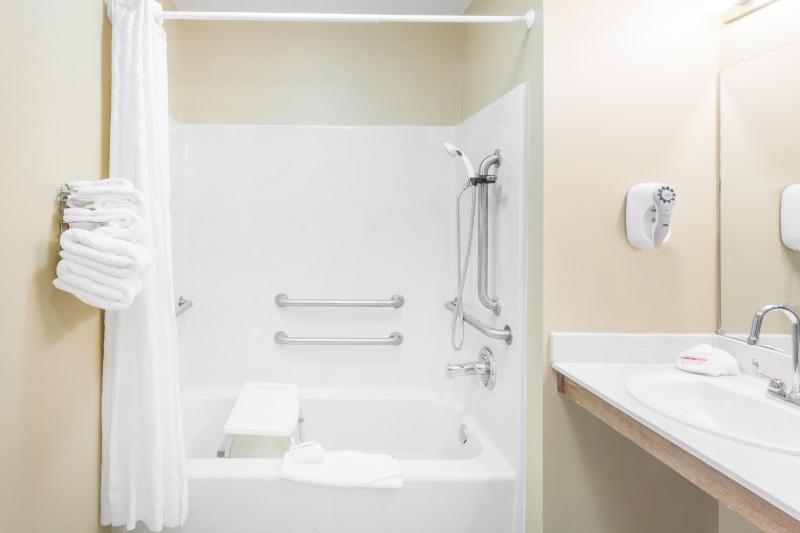 Double Room with Two Double Beds - First Floor image 2