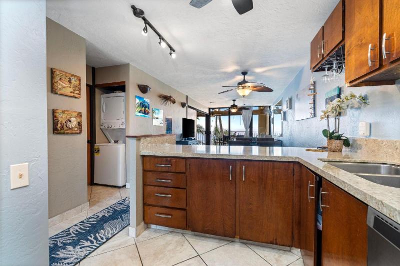 Kona Bali Kai 307 Oceanfront with Panoramic Views! - image 15