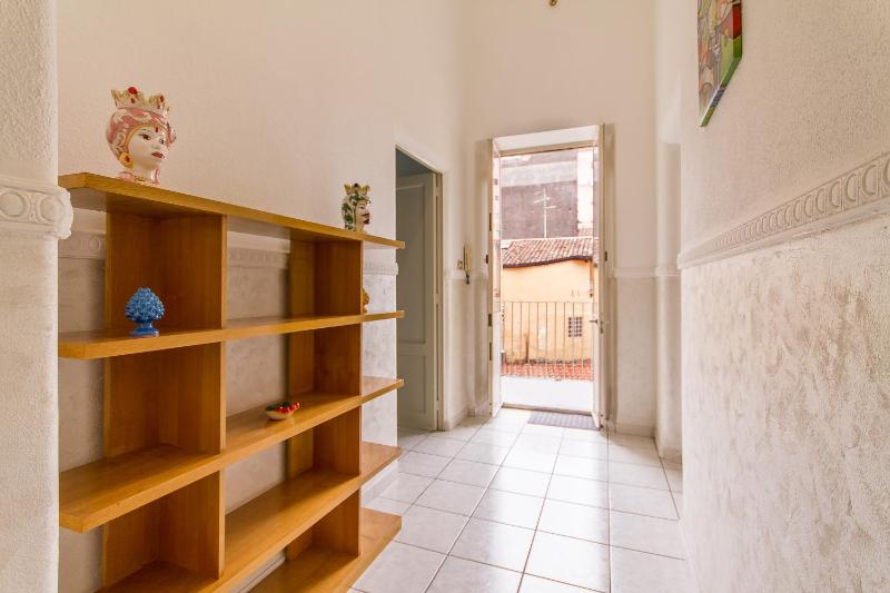 Sicula home in the city center - Happy Rentals - image 16