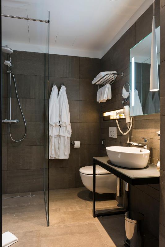Junior Suite image 2