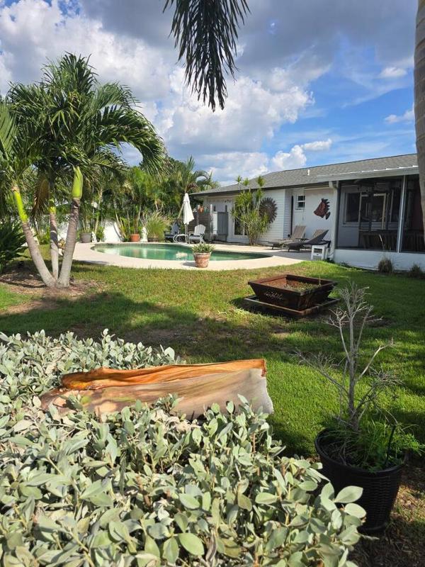 Pool-Waterfront-Pet Friendly - image 30