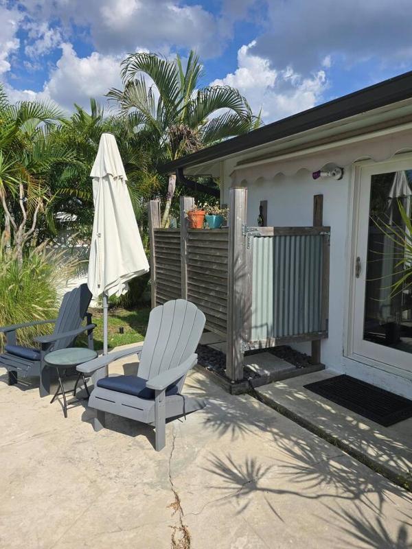 Pool-Waterfront-Pet Friendly - image 8