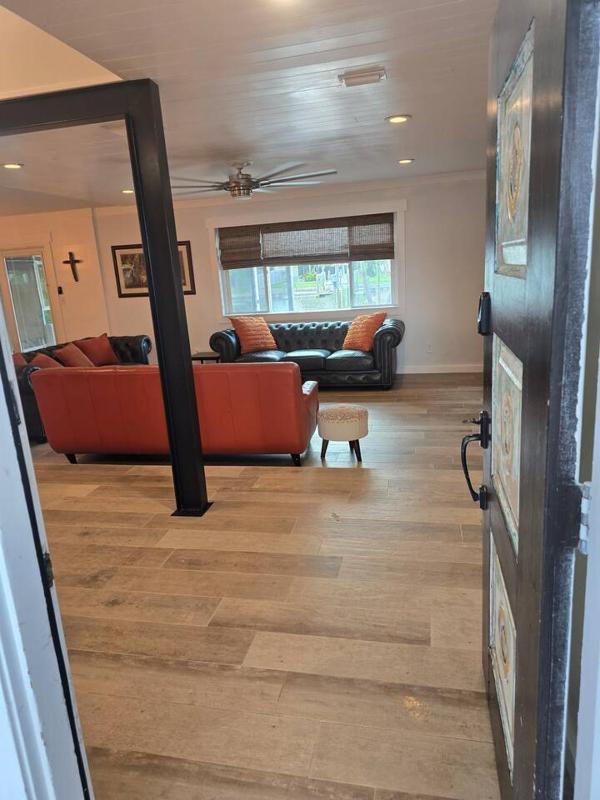 Pool-Waterfront-Pet Friendly - image 39