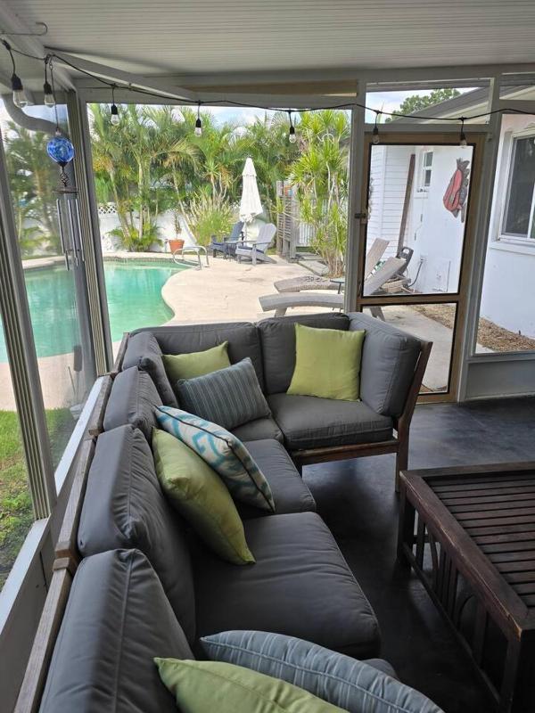 Pool-Waterfront-Pet Friendly - image 35