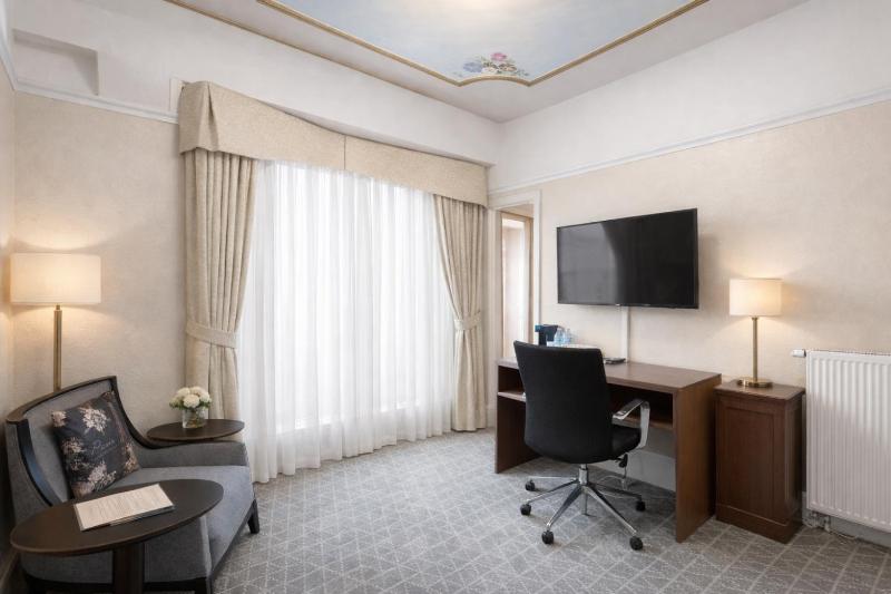 Cornell Hotel - image 4