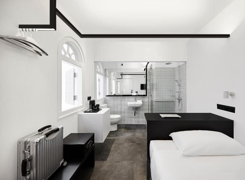Single Room image 1