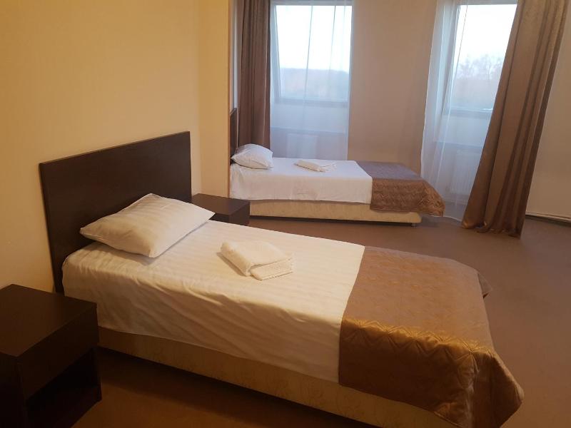 Large Double or Twin Room image 3