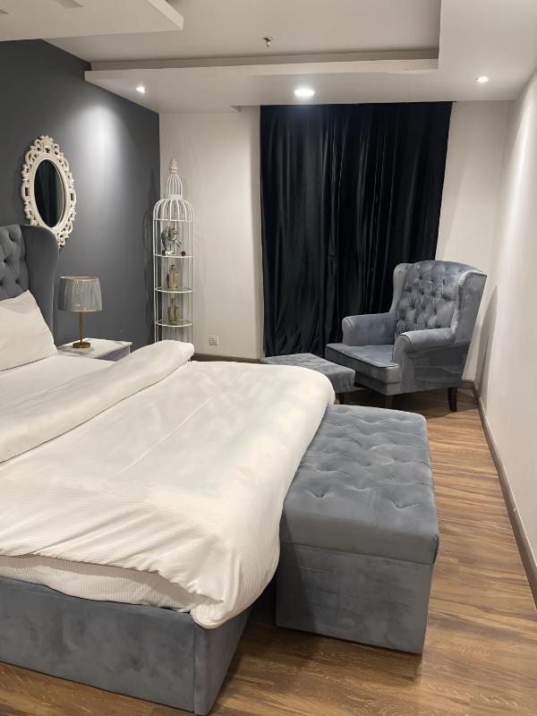 Gold Crest Prestige Luxurious Signature Executive Serviced Apartments DHA Lahore - image 7