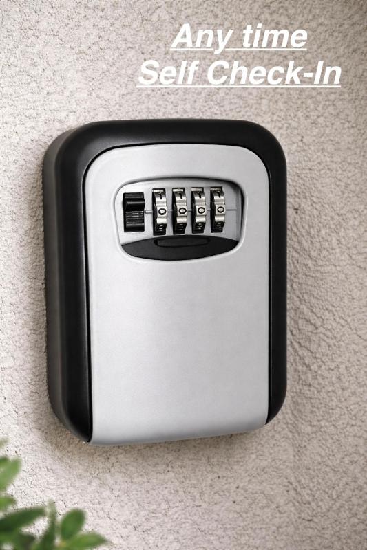 Prime Apartment & Private Parking - image 13