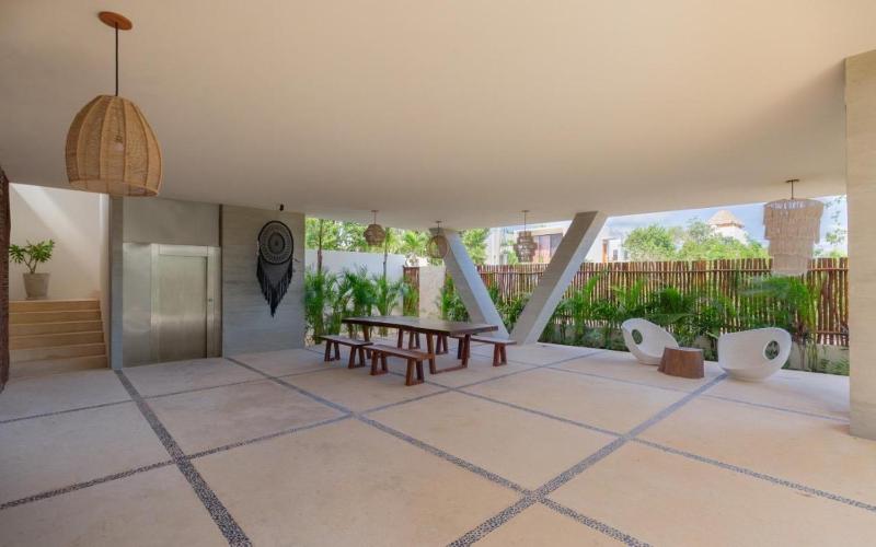 Luxury 2BR Villa Private Rooftop Pool - image 9