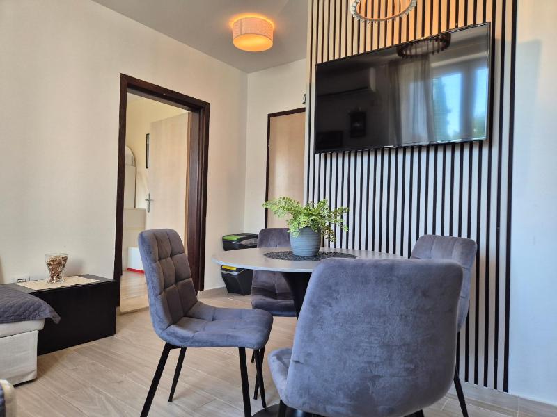 Renovated Apartments Skorin - image 8