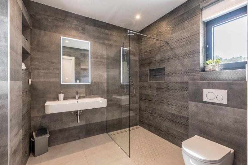 Luxury Villa Seven Seas with infinity heated pool by the sea in Ražanj - image 26