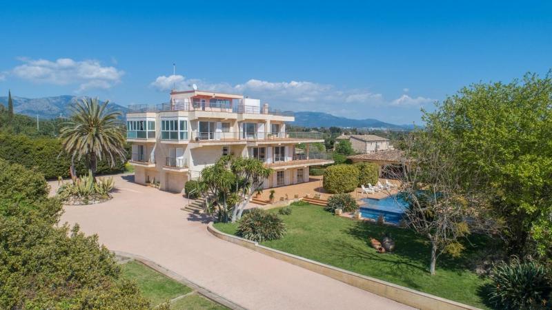 Huge house in Palma - image 6