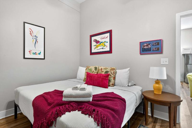 The Matt Winn Suite A Cozy Modern Brick Home - image 22