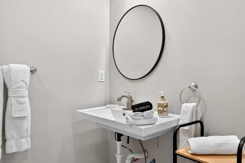 The Matt Winn Suite A Cozy Modern Brick Home - image 24