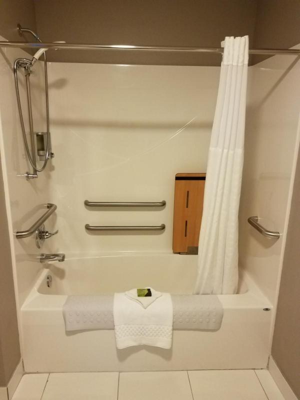 King Room - Disability Access image 3