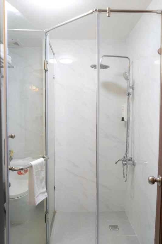 Capital Hotel 21 Truong Cong Giai - image 14
