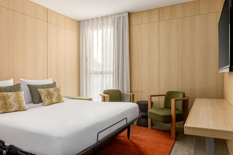 AC Hotel Sants - image 16