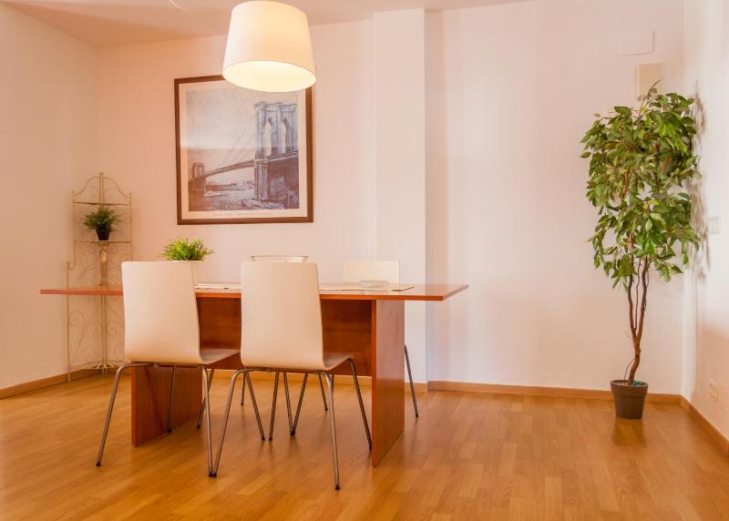One-Bedroom Apartment image 2