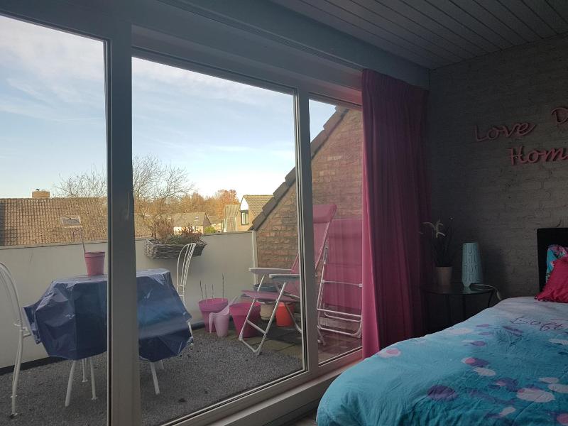 Deluxe Double Room with Balcony image 2
