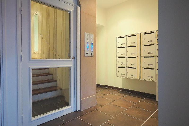 One-Bedroom Apartment image 4