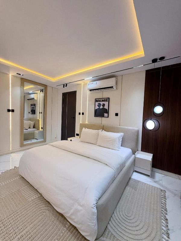 Mex cozy 1 bed at Lekki phase1 - image 3